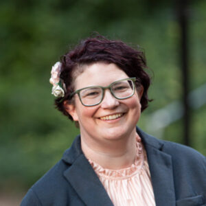 LHB headshot – Leslie Hamilton-Bruewer